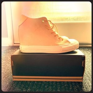 Chuck Taylor Beige Suede Wedges